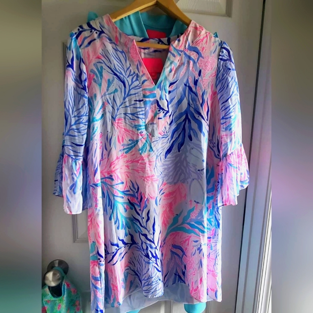 EUC sz Small,  Elenora silk dress in Kaleidoscope Coral